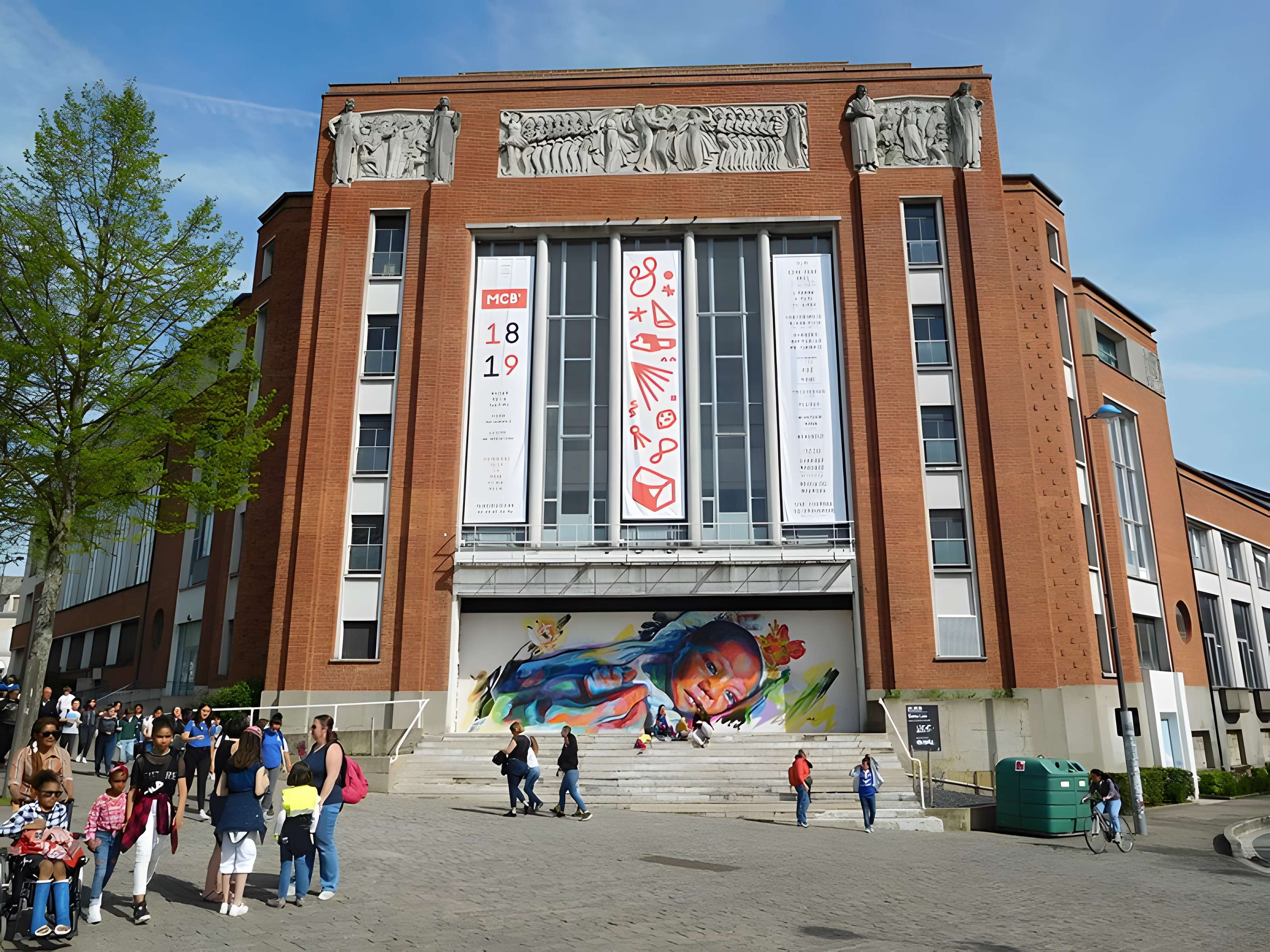 Ancienne salle des fêtes, actuellement maison de la Culture et école de musique