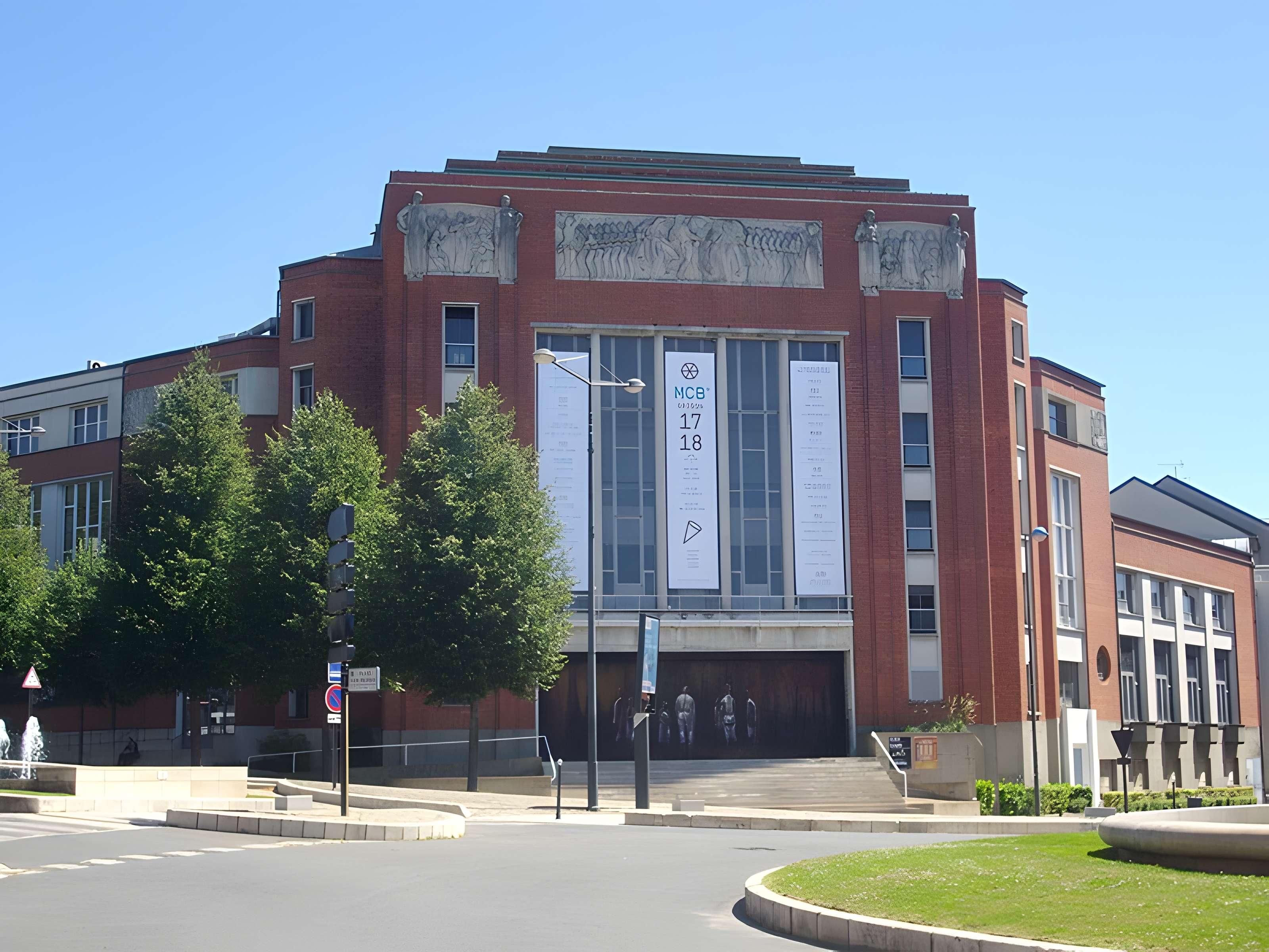 Ancienne salle des fêtes, actuellement maison de la Culture et école de musique