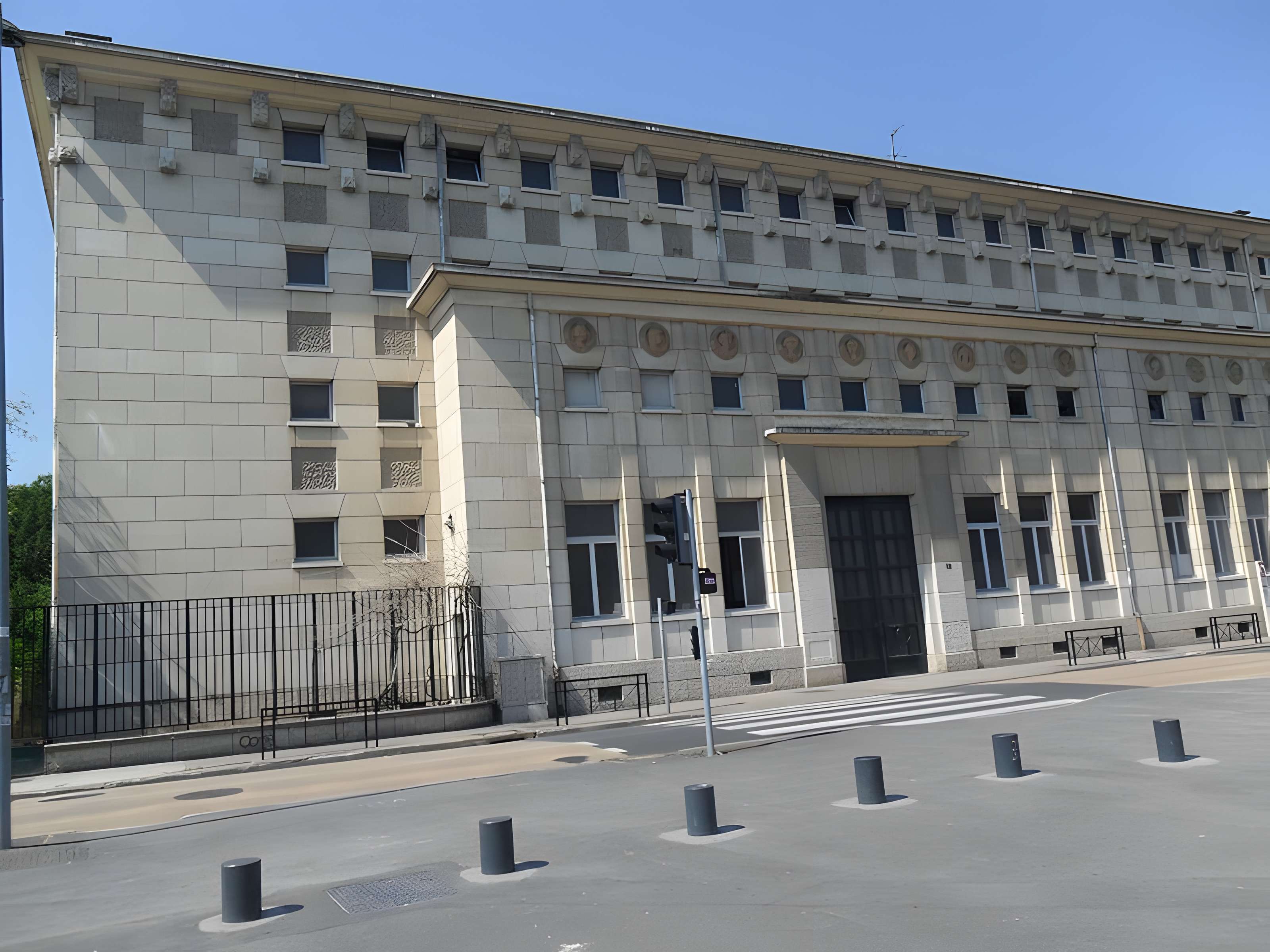 Internat du lycée de jeunes filles, actuel lycée Marguerite de Navarre