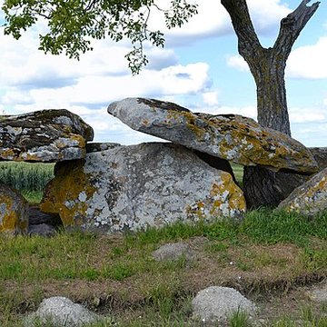 Dolmen de Vaon aux Trois-Moutiers