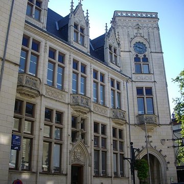 Recette principale et direction départementale de la Poste