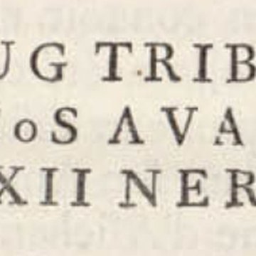 Borne milliaire en pierre de lépoque gallo-romaine