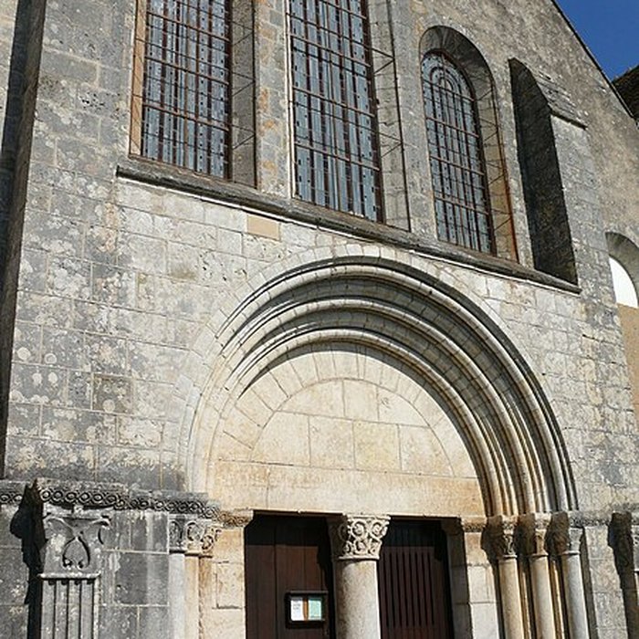 Photo de Ancienne abbaye Saint-Pierre, actuellement Centre Hospitalier spécialisé