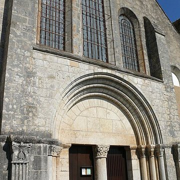 Ancienne abbaye Saint-Pierre, actuellement Centre Hospitalier spécialisé