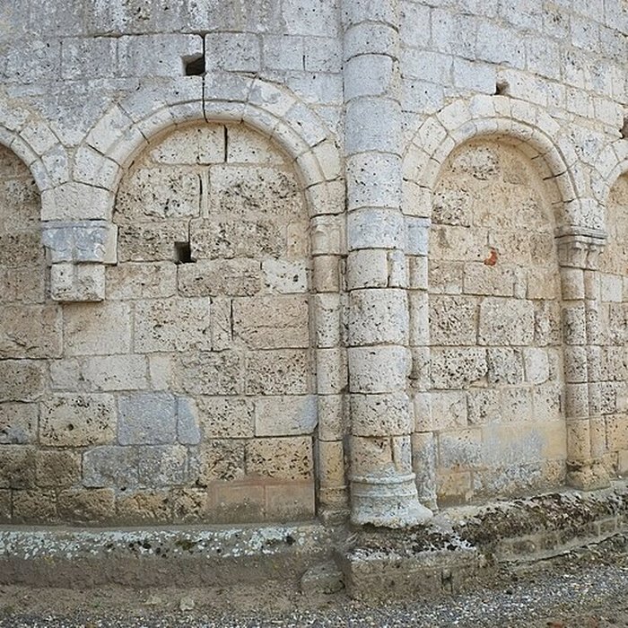 Photo de Eglise Saint-Michel du prieuré Saint-Michel