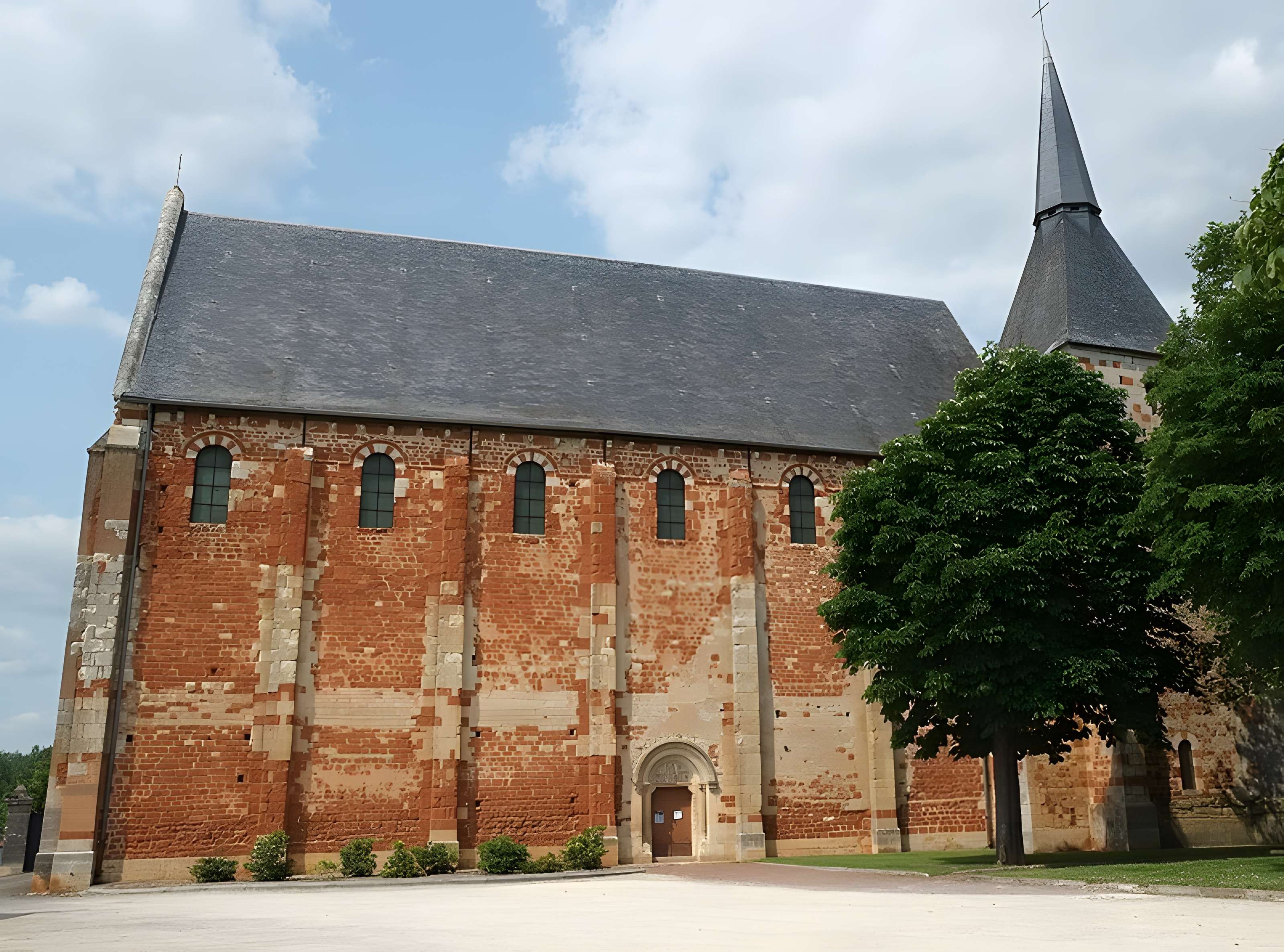 Eglise Saint-Michel (du prieuré Saint-Michel)