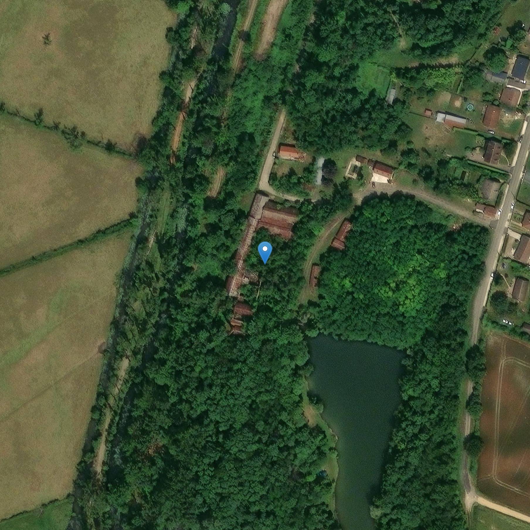 Photo de 前石灰岩和水泥厂,取名