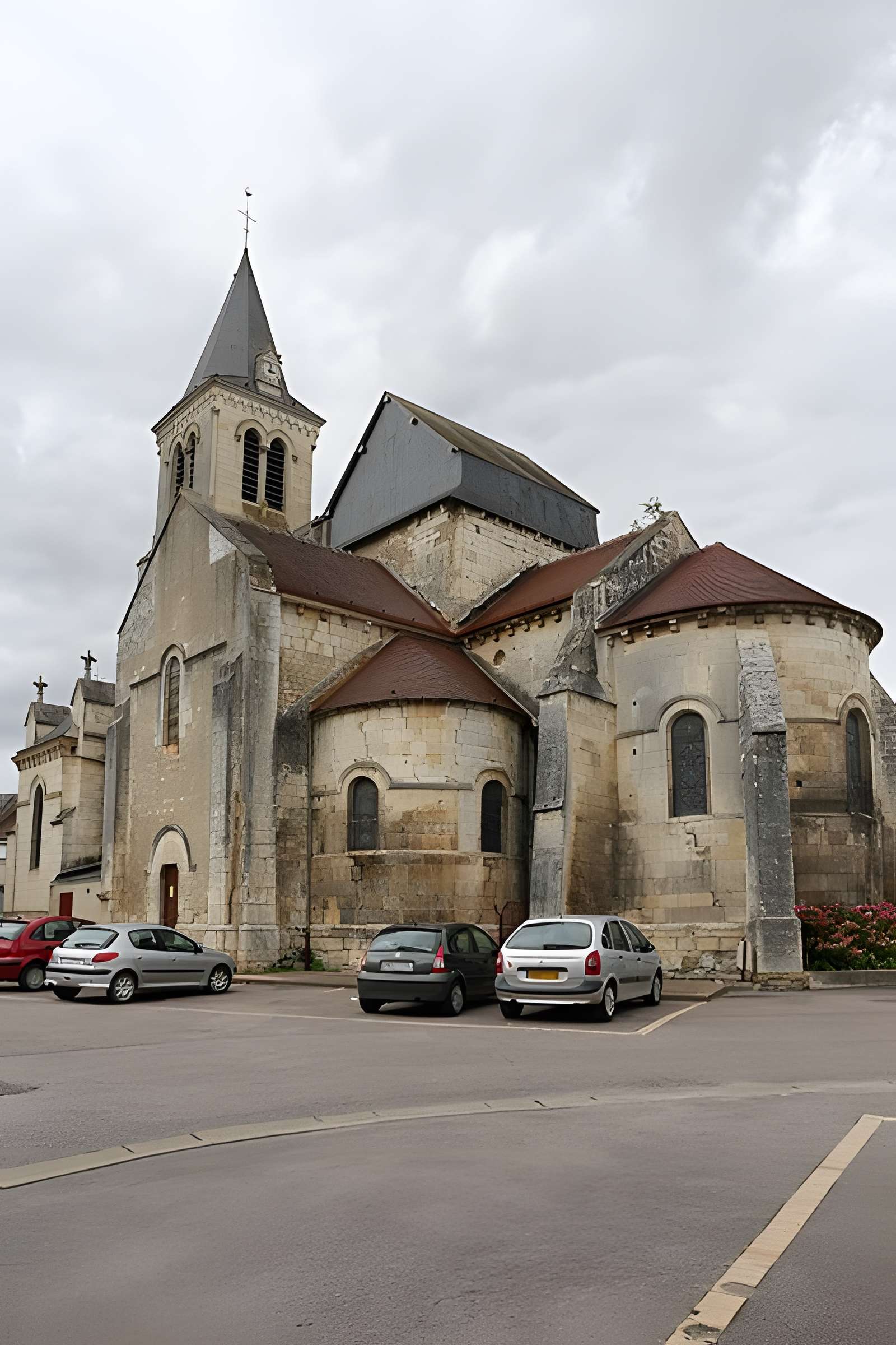 Eglise Saint-Jacques-et-Saint-Cyr