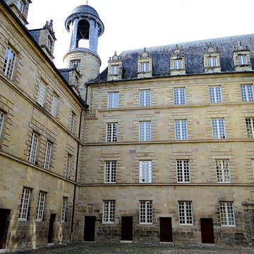 Ancien Collège des Doctrinaires ou ancien collège de jeunes filles