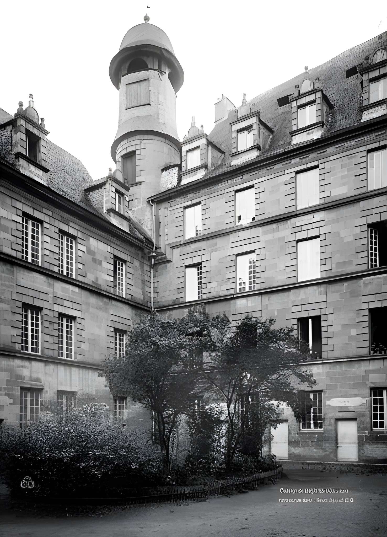 Ancien Collège des Doctrinaires ou ancien collège de jeunes filles