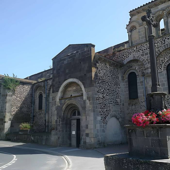 Photo de Église abbatiale Saint-Pierre-et-Saint-Caprais de Mozac