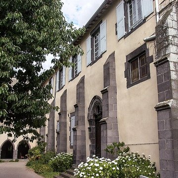Église abbatiale Saint-Pierre-et-Saint-Caprais de Mozac