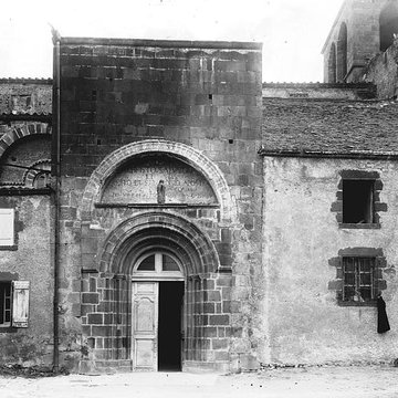 Église abbatiale Saint-Pierre-et-Saint-Caprais de Mozac