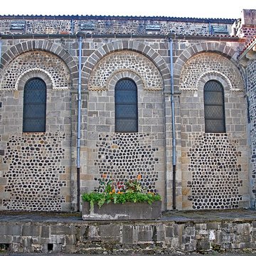 Église abbatiale Saint-Pierre-et-Saint-Caprais de Mozac