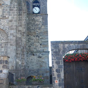 Église abbatiale Saint-Pierre-et-Saint-Caprais de Mozac
