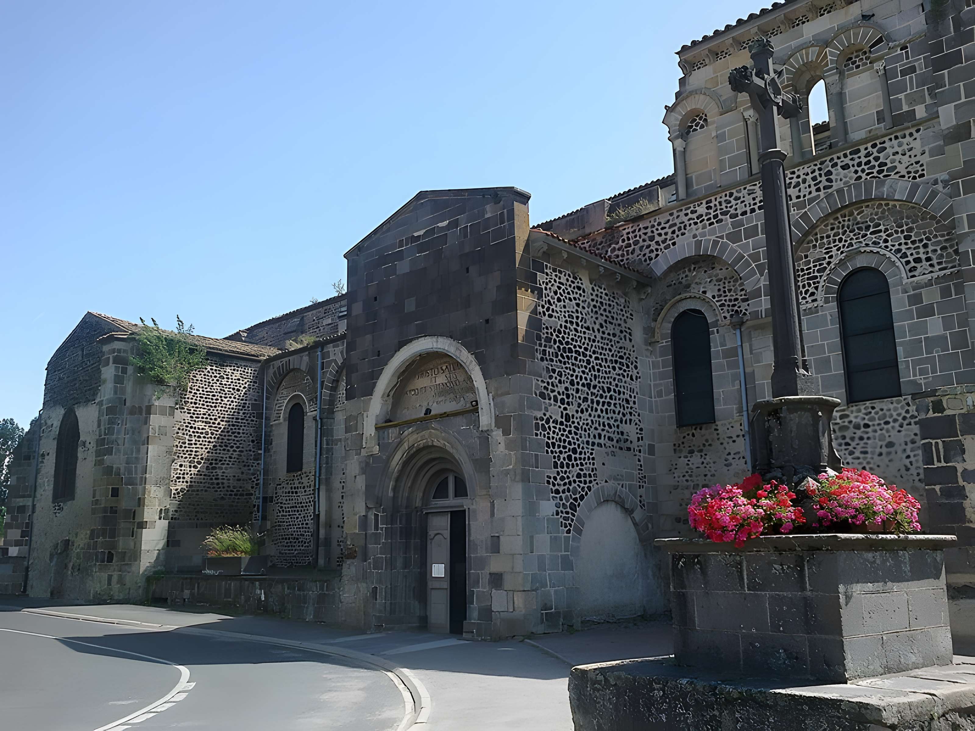 Église abbatiale Saint-Pierre-et-Saint-Caprais de Mozac