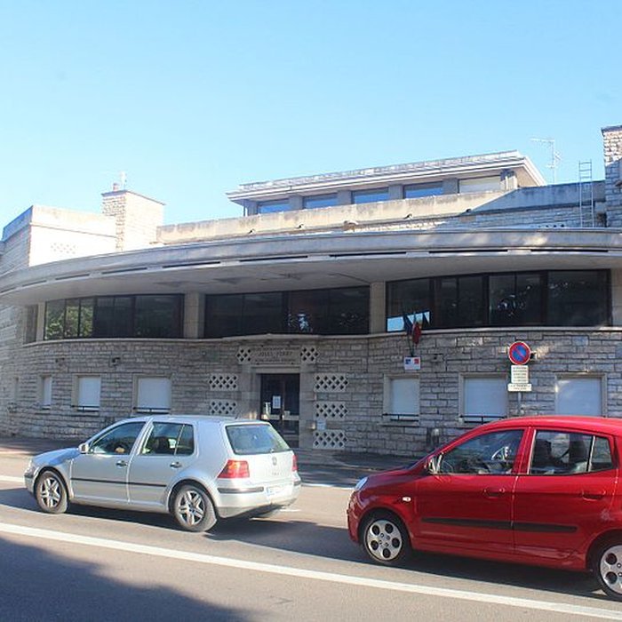 Photo de Ecole de jeunes filles, actuellement collège Jules Ferry