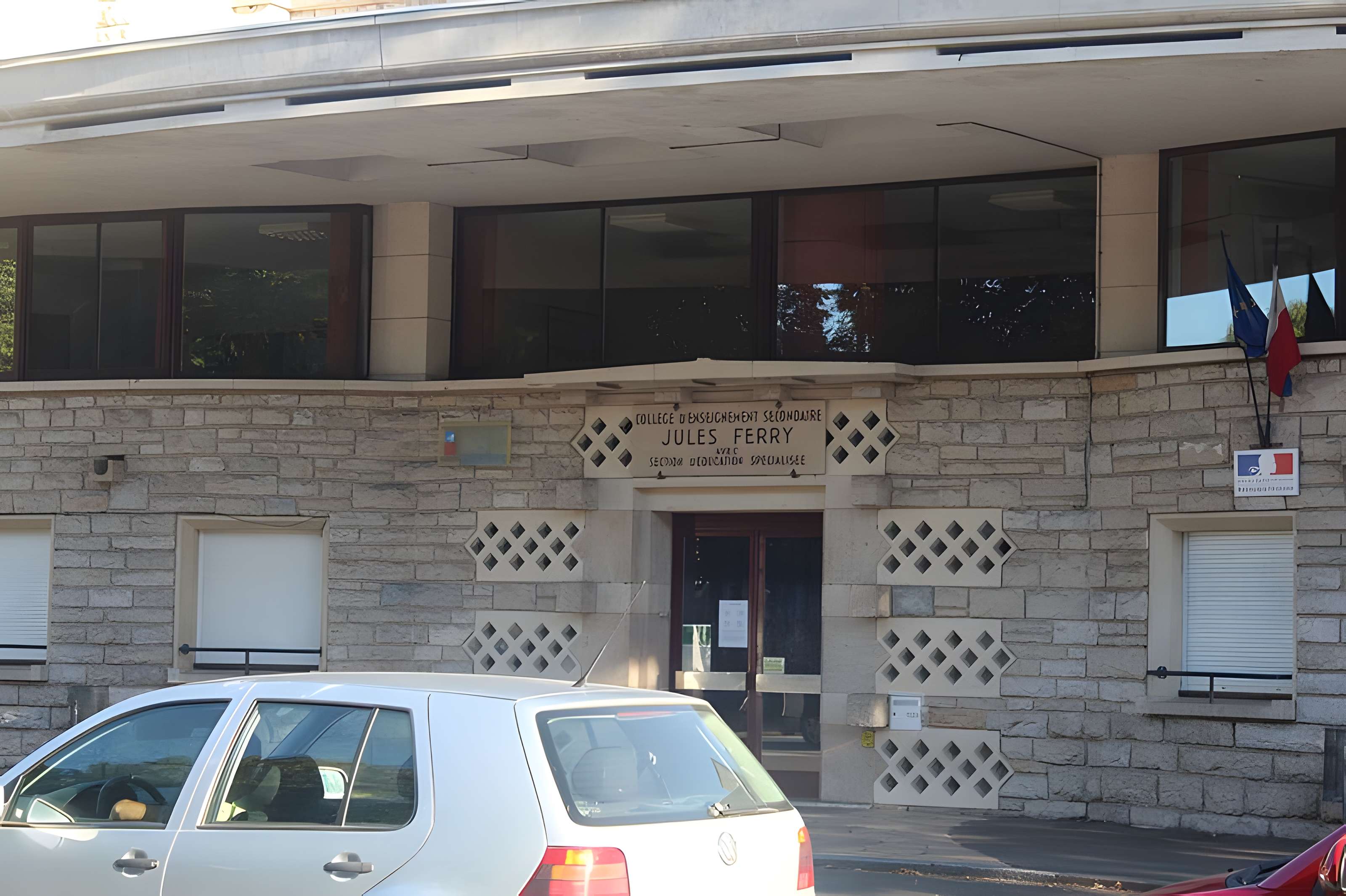 Ecole de jeunes filles, actuellement collège Jules Ferry