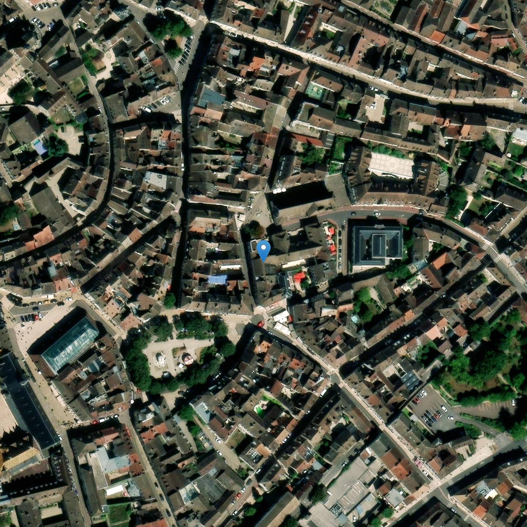 Photo de ボーヌの元商工会議所のビル