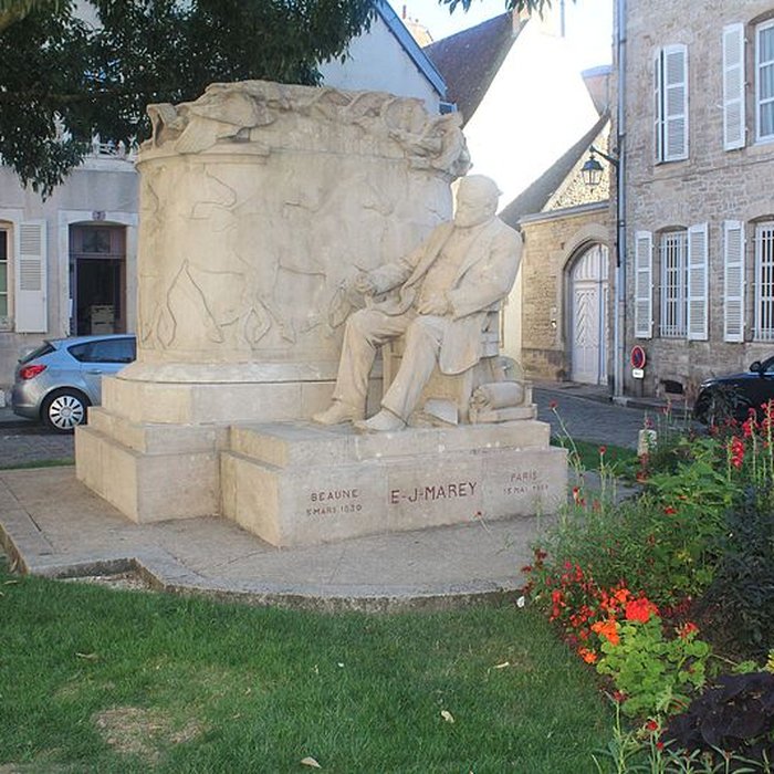 Photo de Monument à Marey