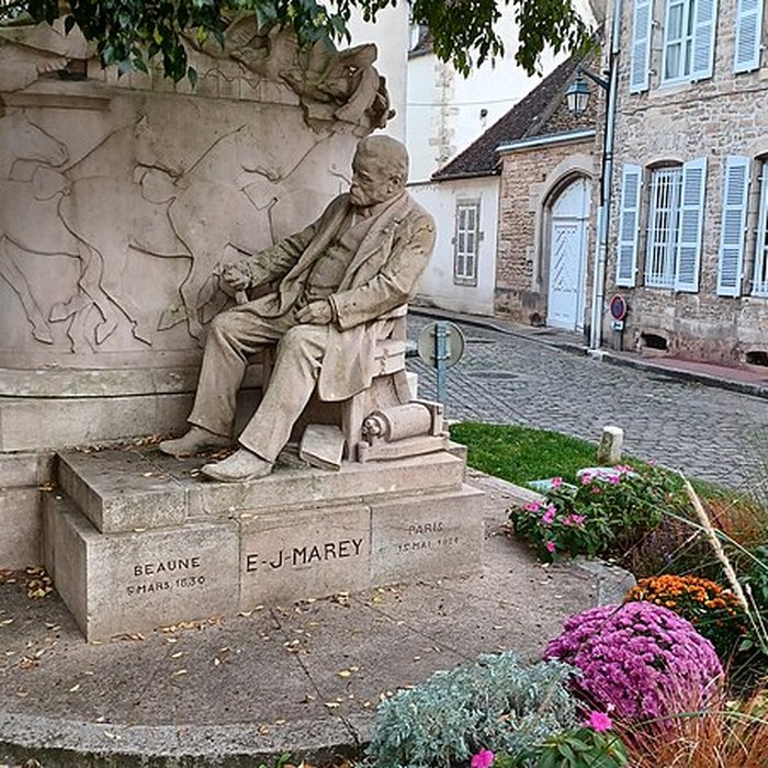 Photo de Monument à Marey