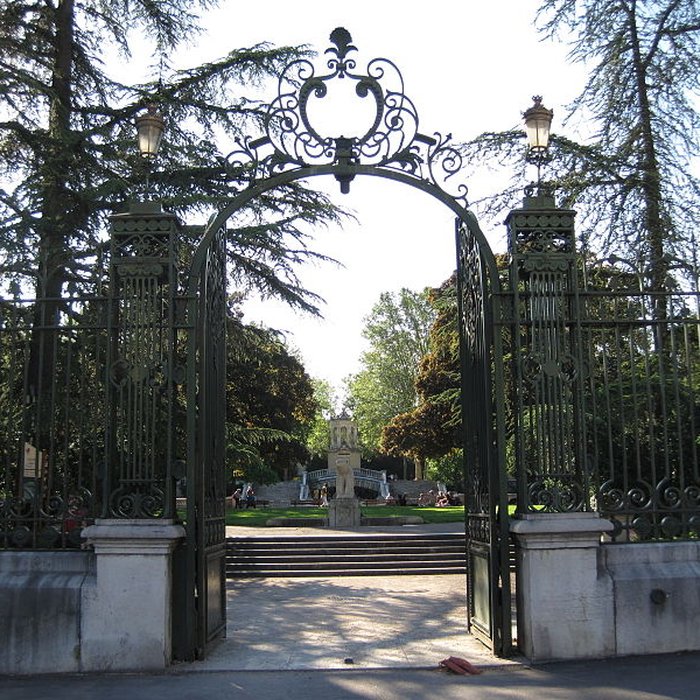 Photo de Réservoir Darcy et jardin Darcy, y compris ses clôtures et la fontaine de la Jeunesse