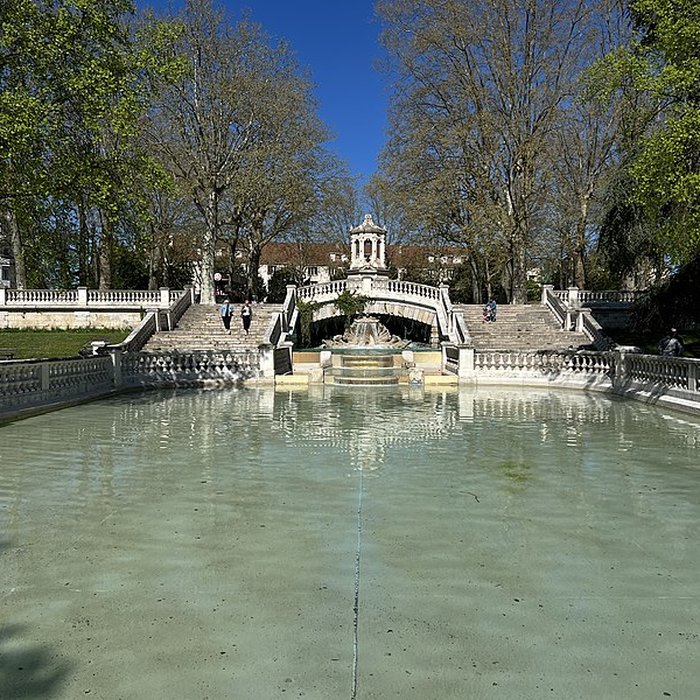 Photo de Réservoir Darcy et jardin Darcy, y compris ses clôtures et la fontaine de la Jeunesse