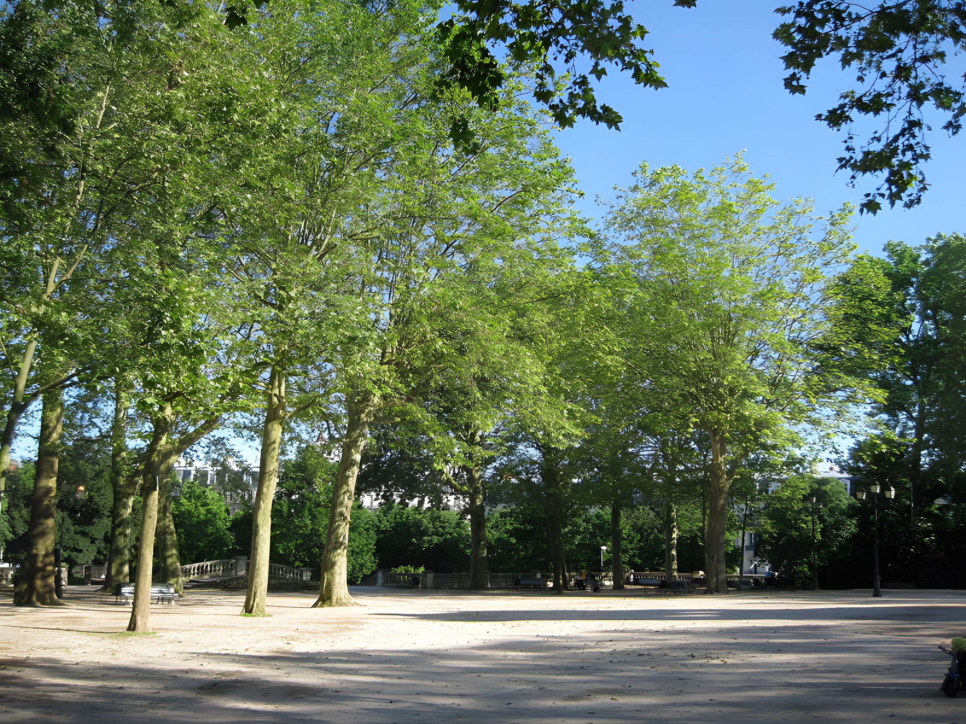 Réservoir Darcy et jardin Darcy, y compris ses clôtures et la fontaine de la Jeunesse