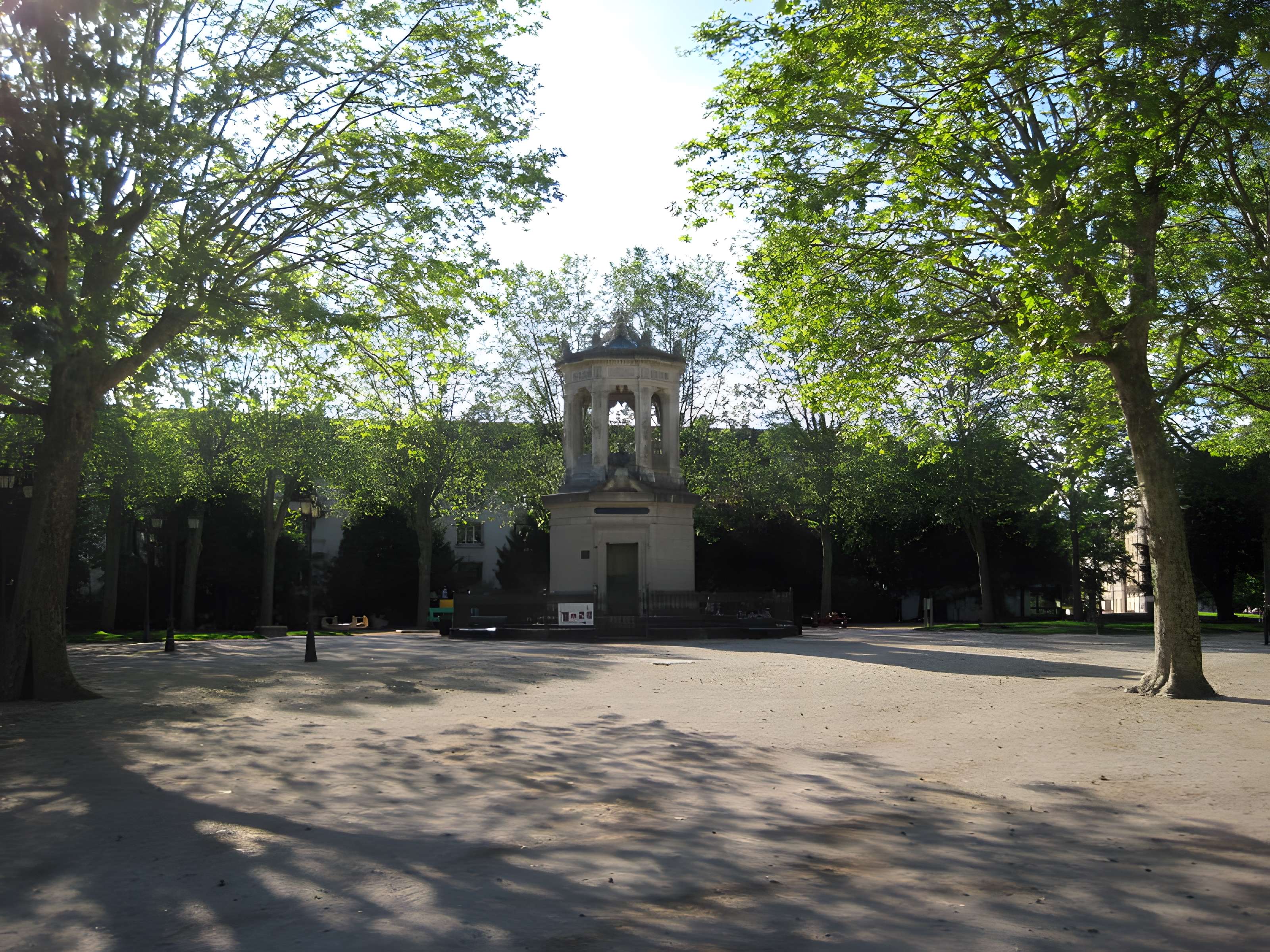 Réservoir Darcy et jardin Darcy, y compris ses clôtures et la fontaine de la Jeunesse