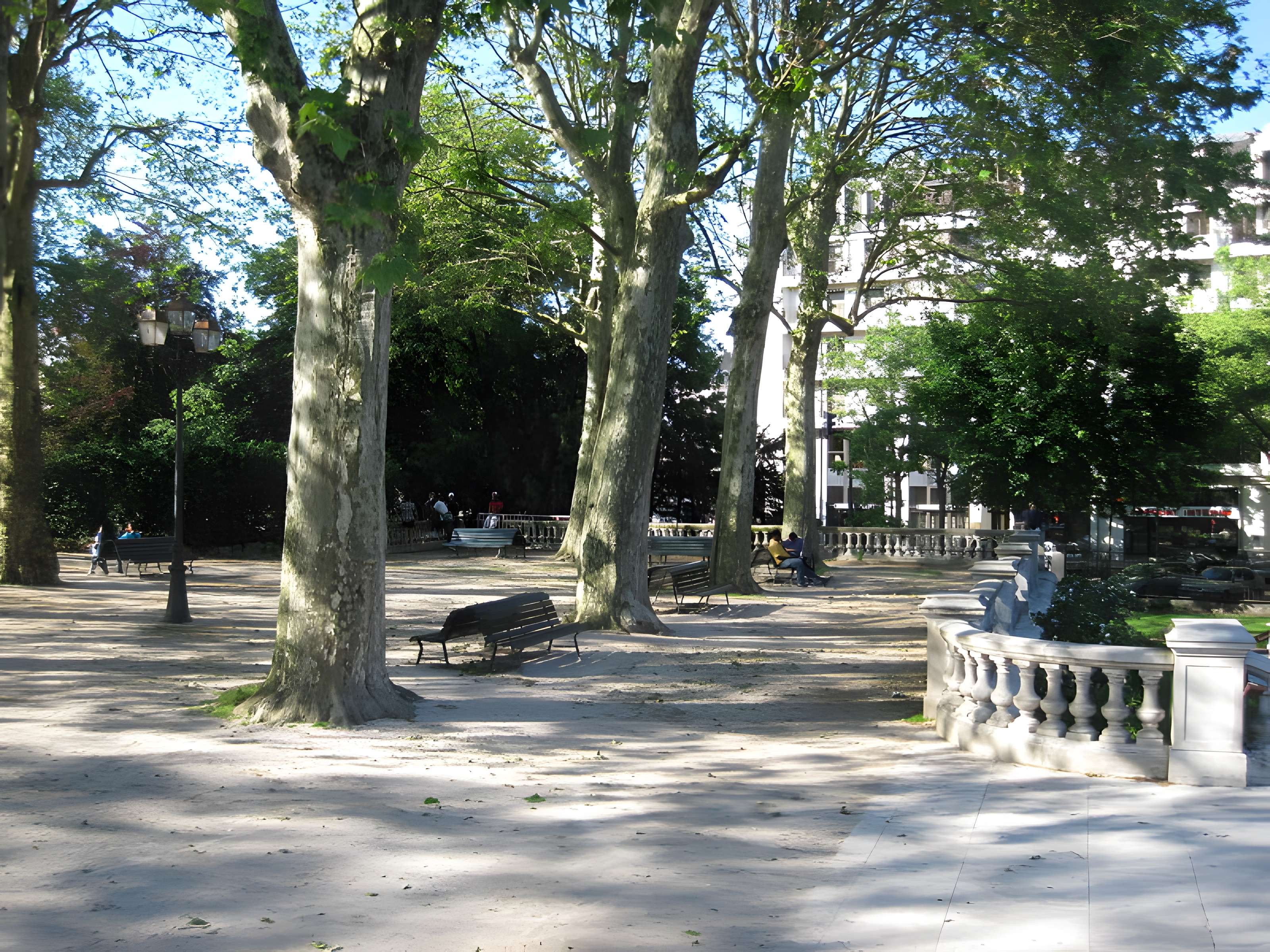 Réservoir Darcy et jardin Darcy, y compris ses clôtures et la fontaine de la Jeunesse