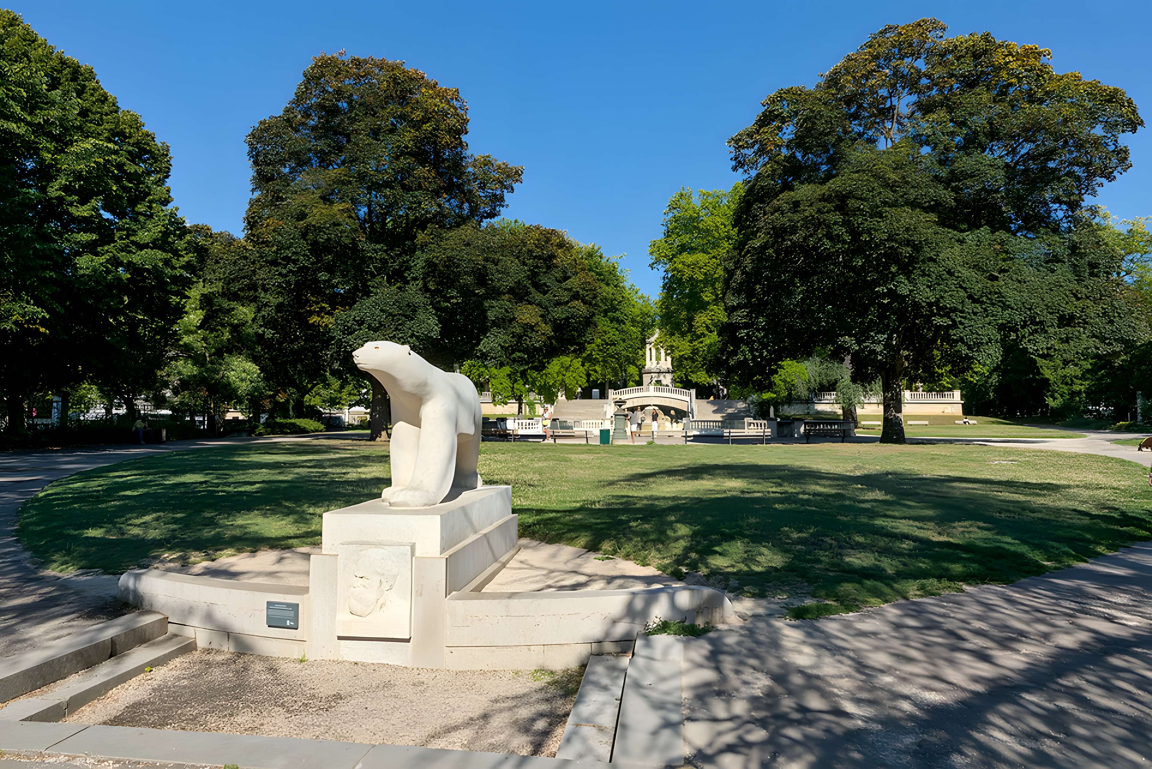 Réservoir Darcy et jardin Darcy, y compris ses clôtures et la fontaine de la Jeunesse
