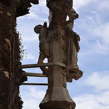 Croix monumentale : angle nord-est de la rue Franche et de la rueJean-Dampt