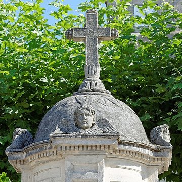Fontaine et son bassin