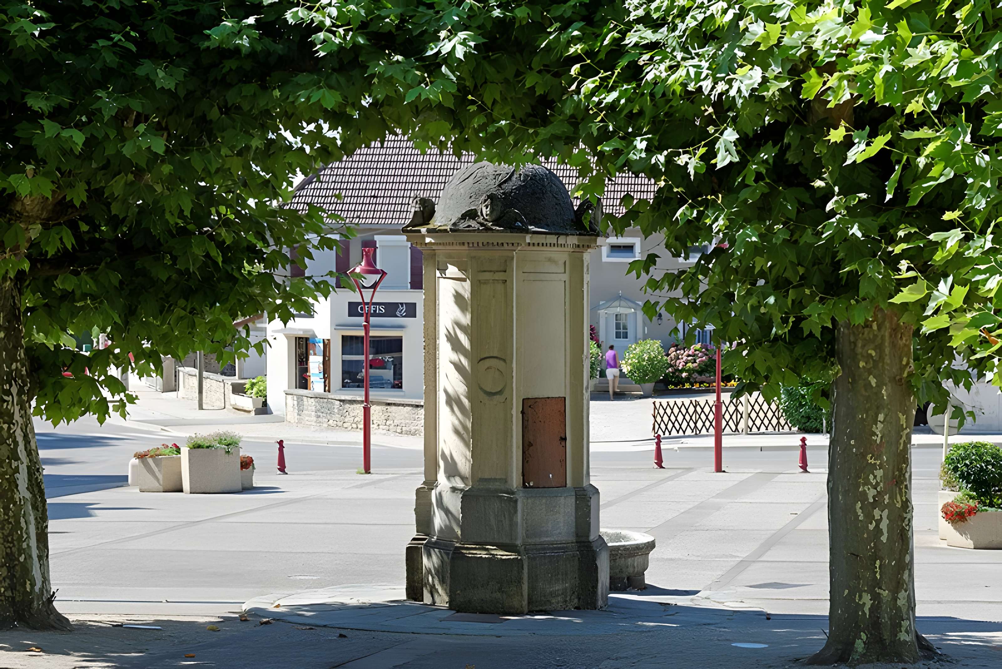 Fontaine et son bassin