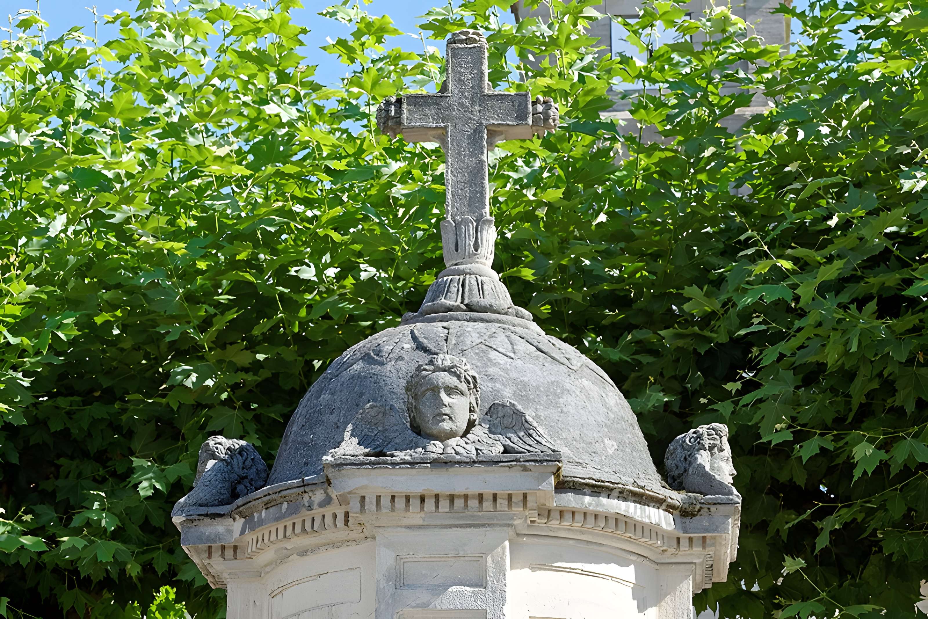Fontaine et son bassin