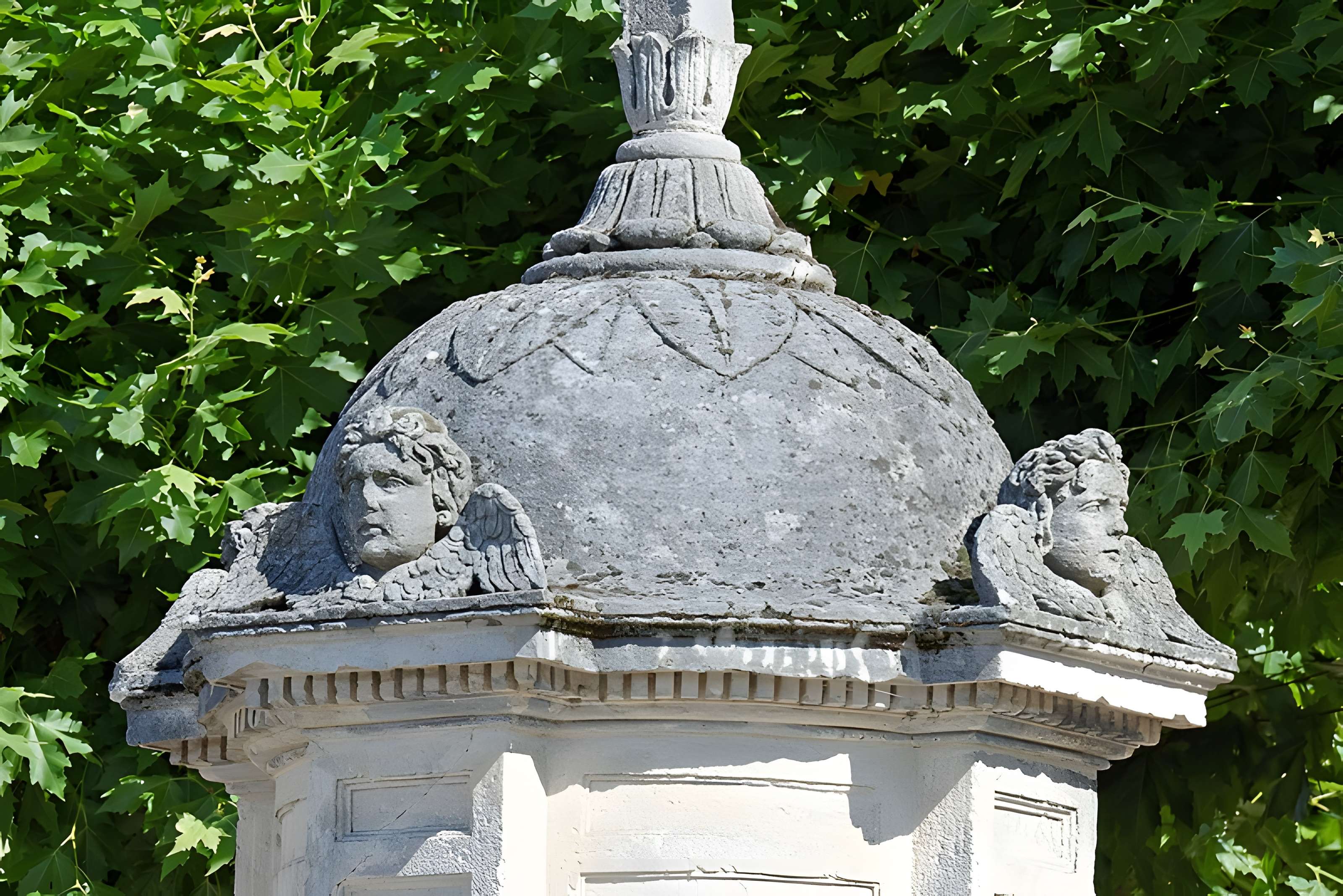Fontaine et son bassin