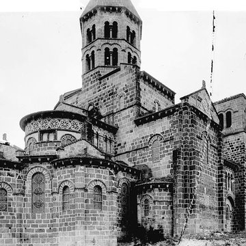 Église de Saint-Nectaire à Saint-Nectaire