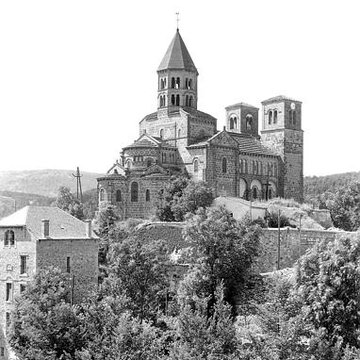 Église de Saint-Nectaire à Saint-Nectaire