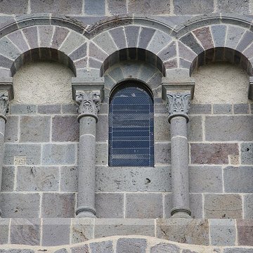 Église de Saint-Nectaire à Saint-Nectaire