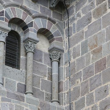 Église de Saint-Nectaire à Saint-Nectaire