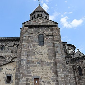 Église de Saint-Nectaire à Saint-Nectaire