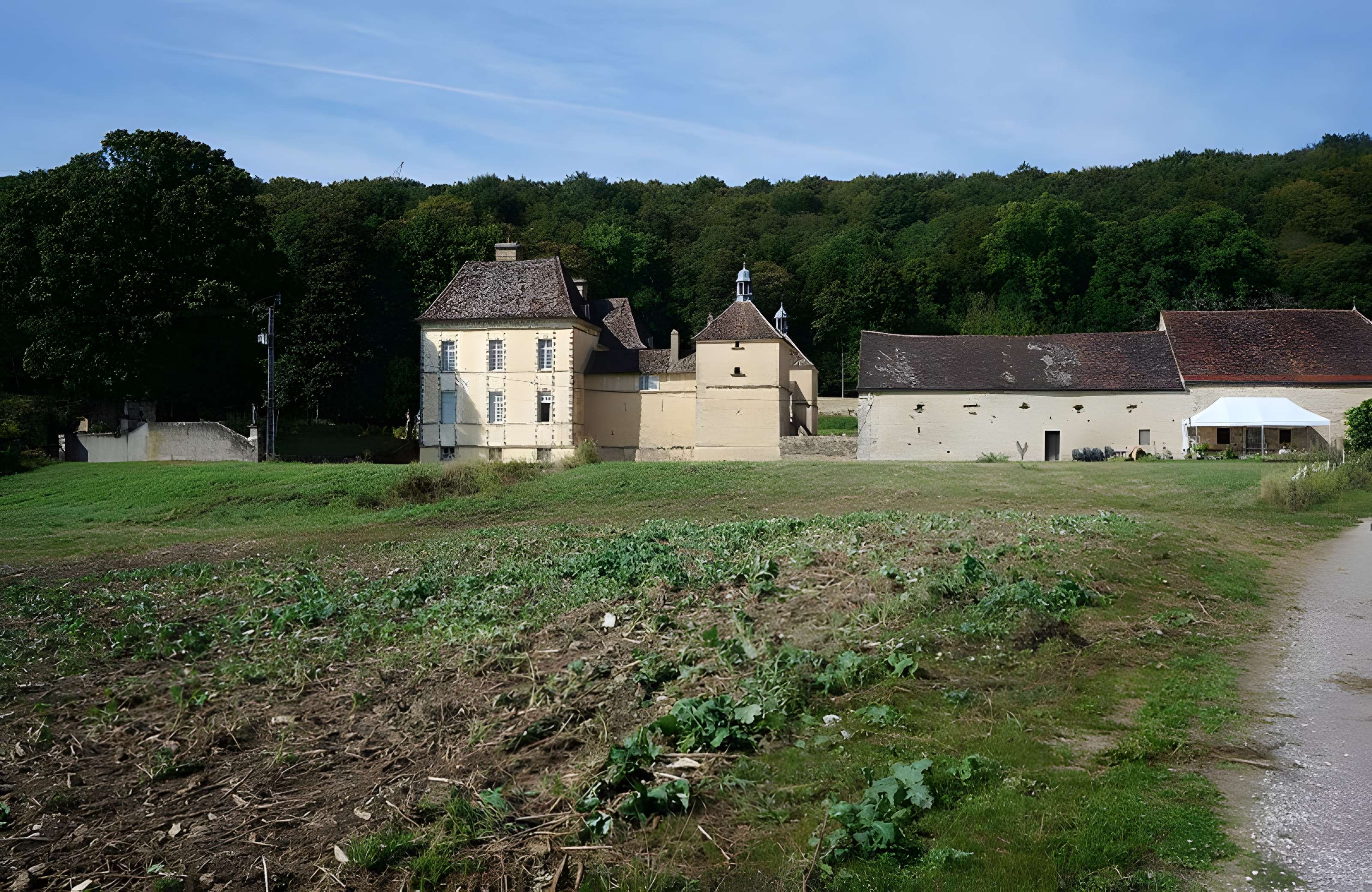 Domaine du château d'Entre-Deux-Monts