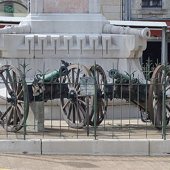 Photo de Monument dit de la Délibération, commémoratif de la Belle Défense fin octobre 1636