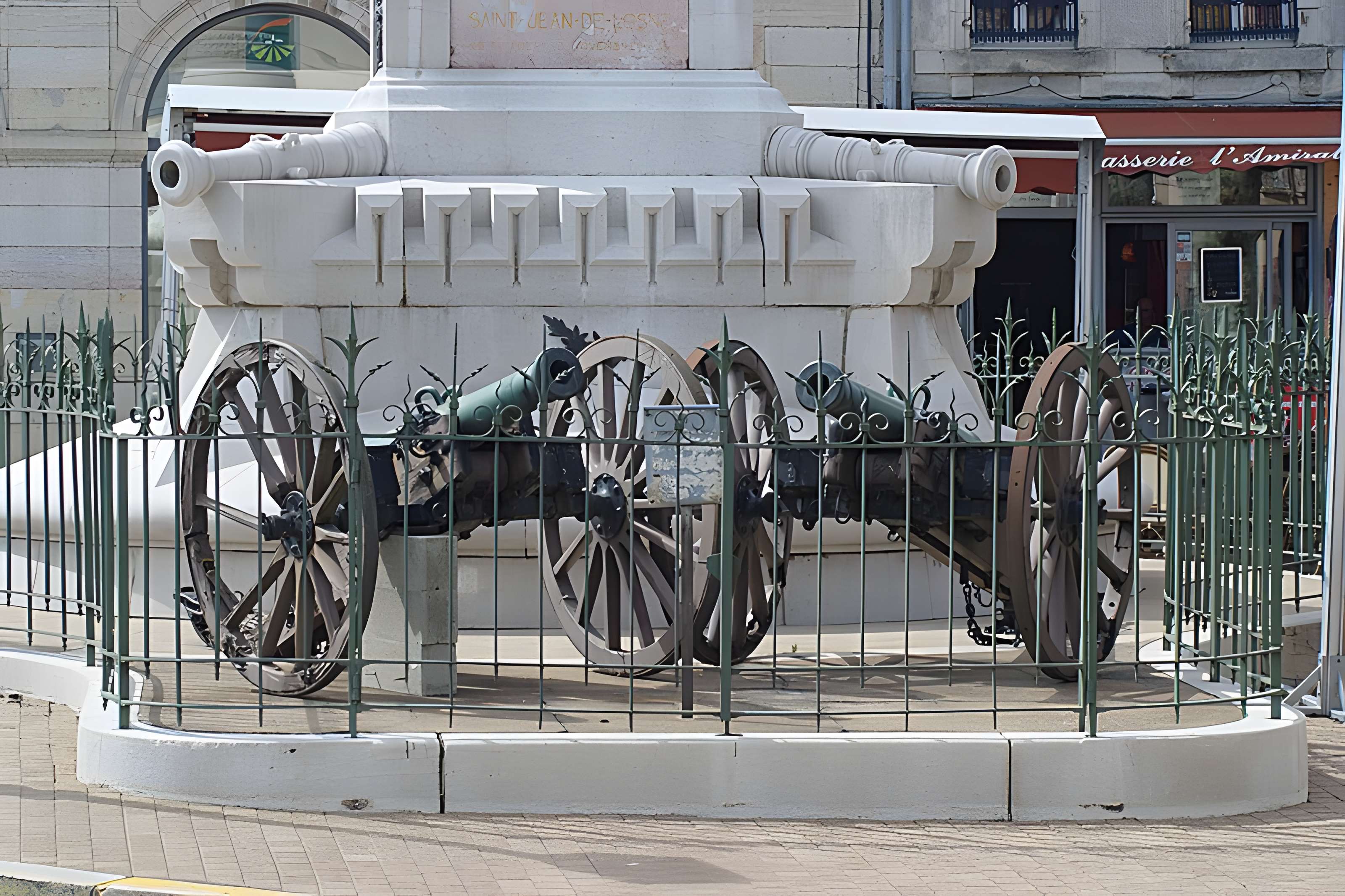 Monument dit de la Délibération, commémoratif de la Belle Défense fin octobre 1636