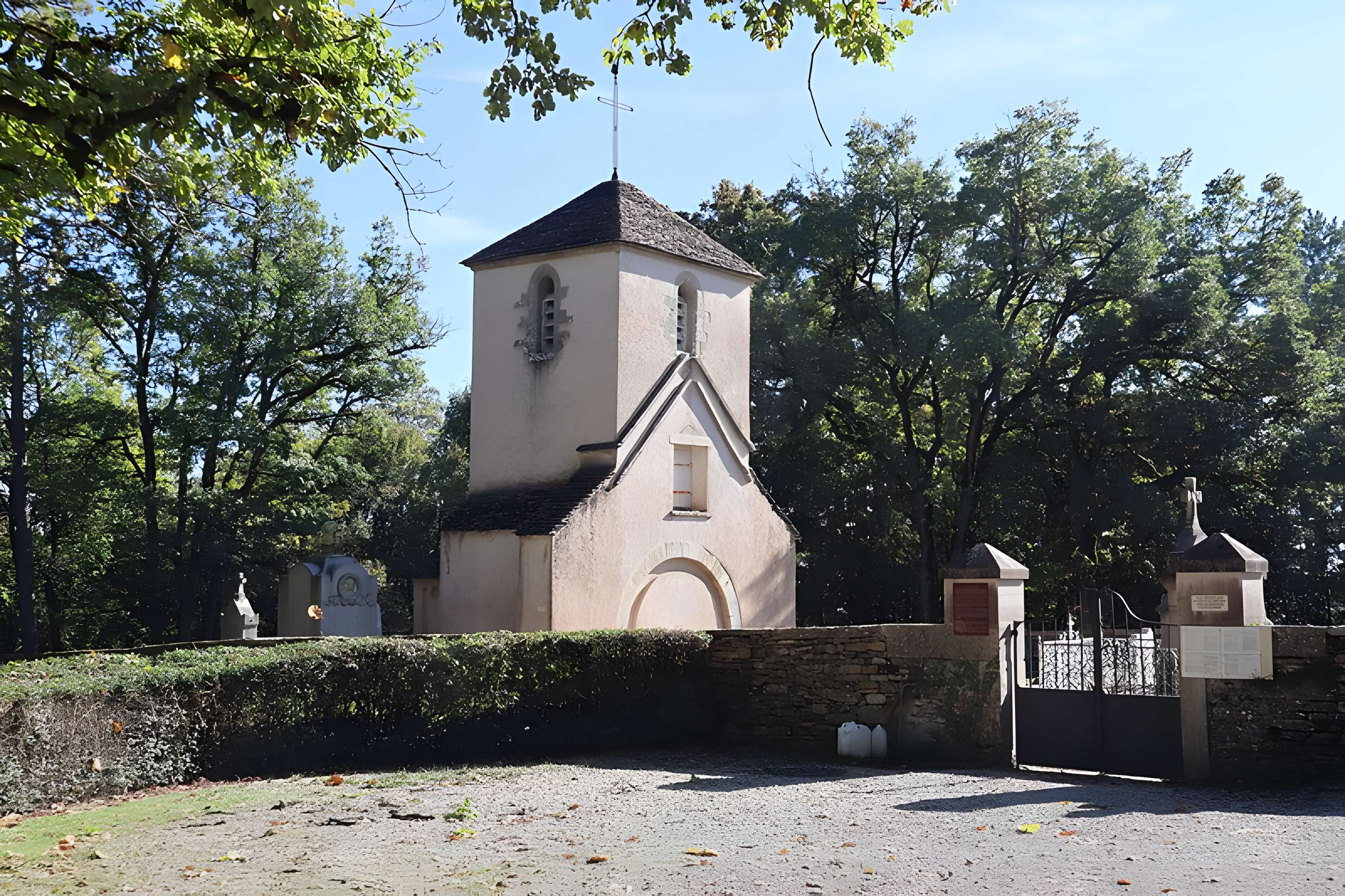 Eglise du cimetière  , dite aussi chapelle du Mont