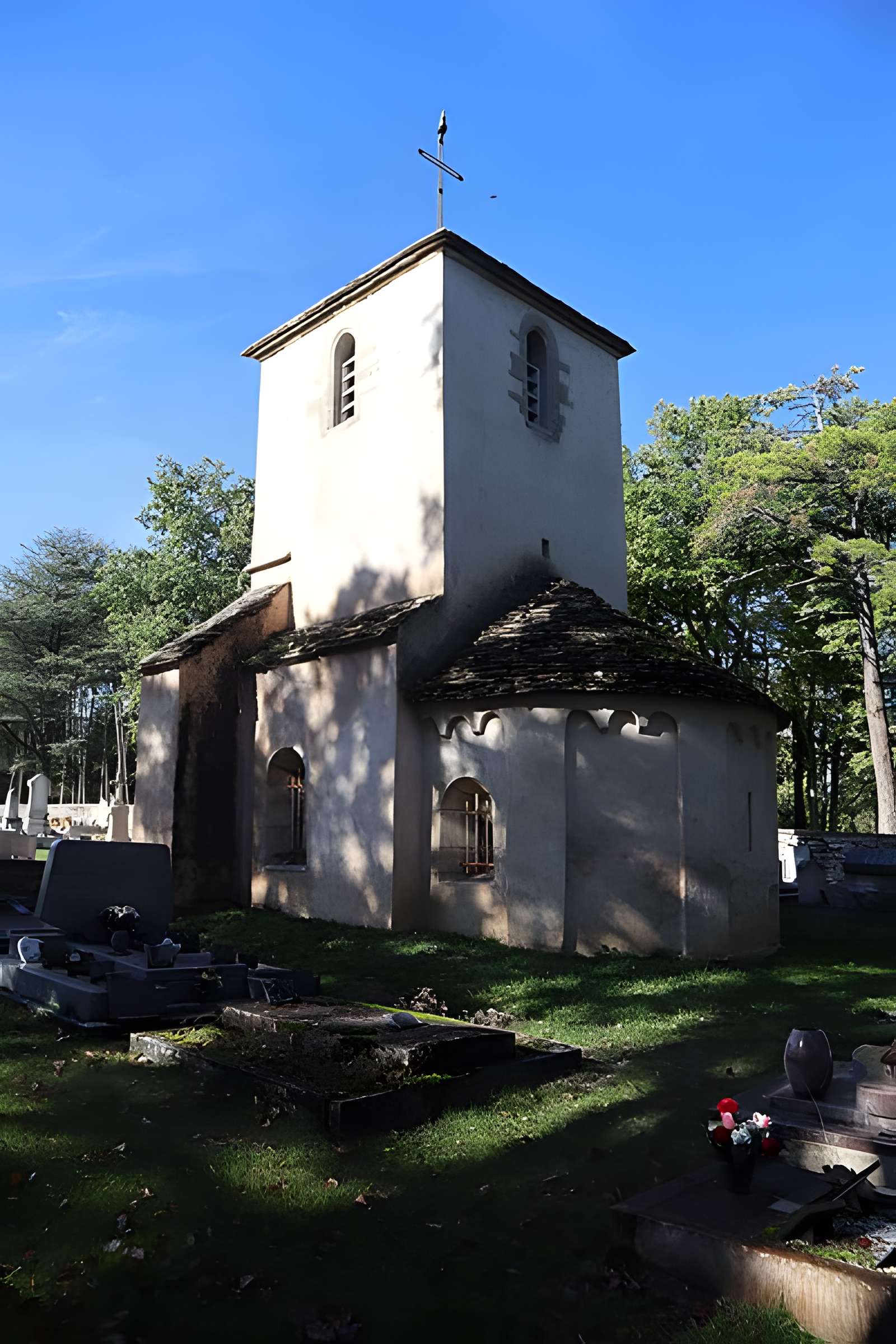 Eglise du cimetière  , dite aussi chapelle du Mont