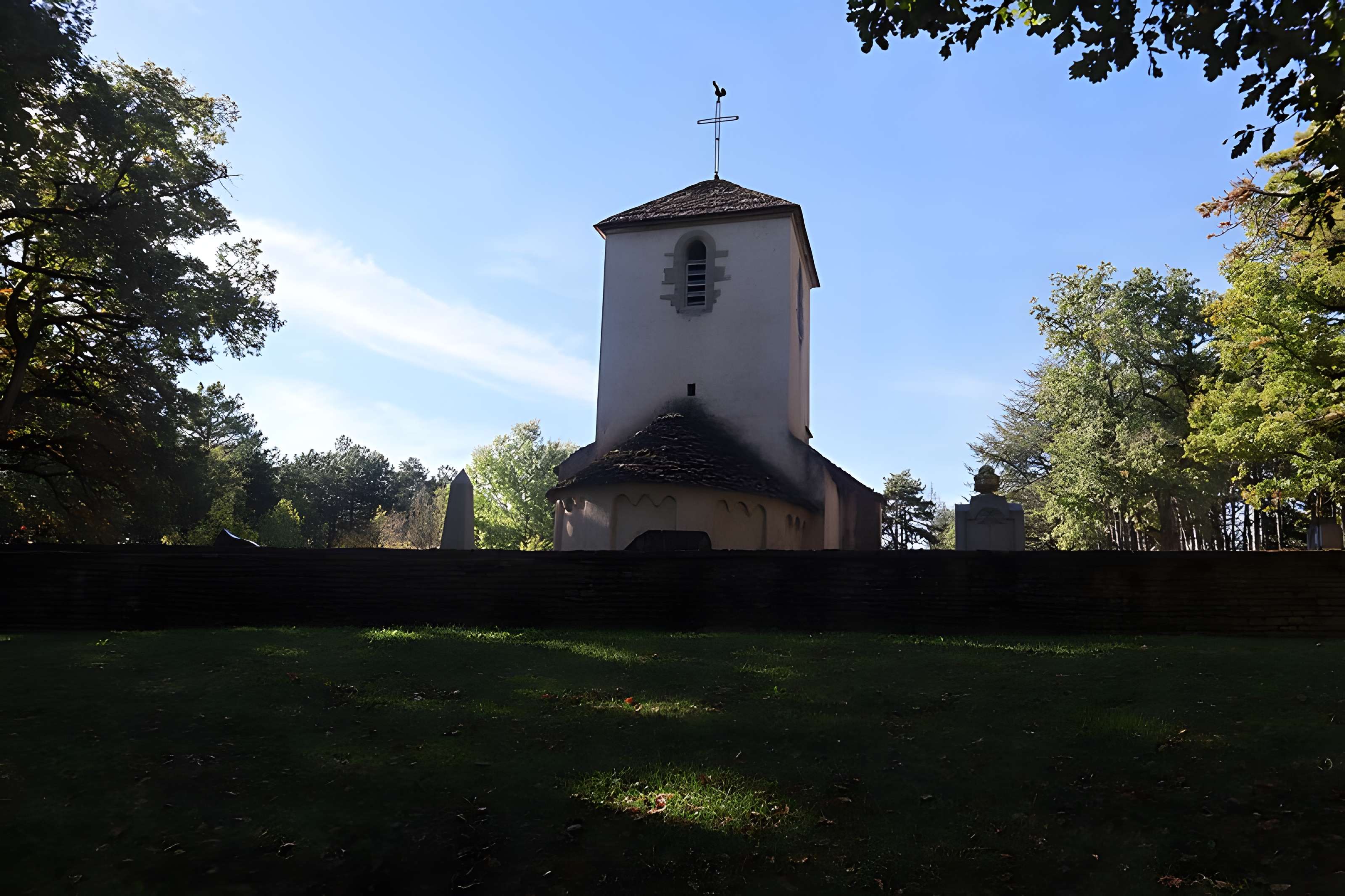 Eglise du cimetière  , dite aussi chapelle du Mont