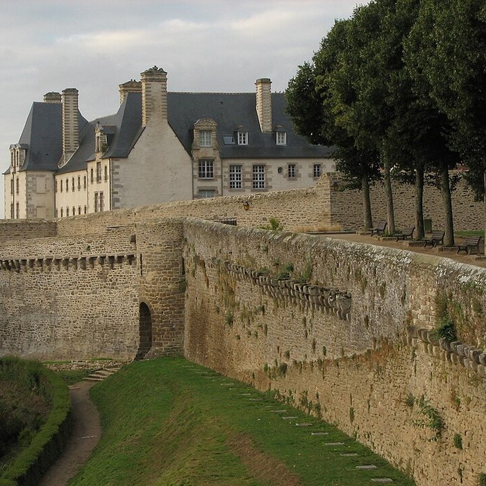 Photo de Remparts, tours et portes de la ville