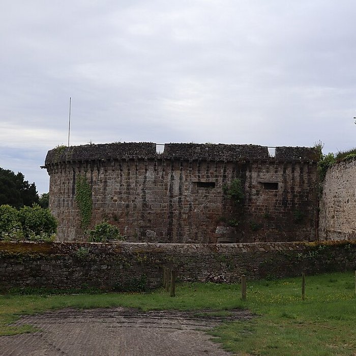 Photo de Remparts, tours et portes de la ville