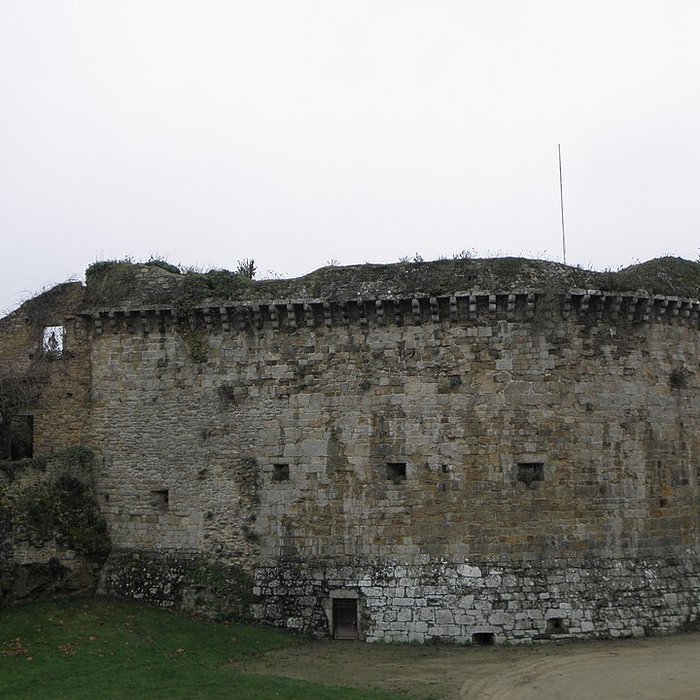 Photo de Remparts, tours et portes de la ville
